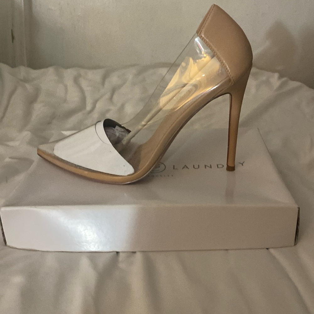 Chinese Laundry Saleena vinyl/ smooth pump